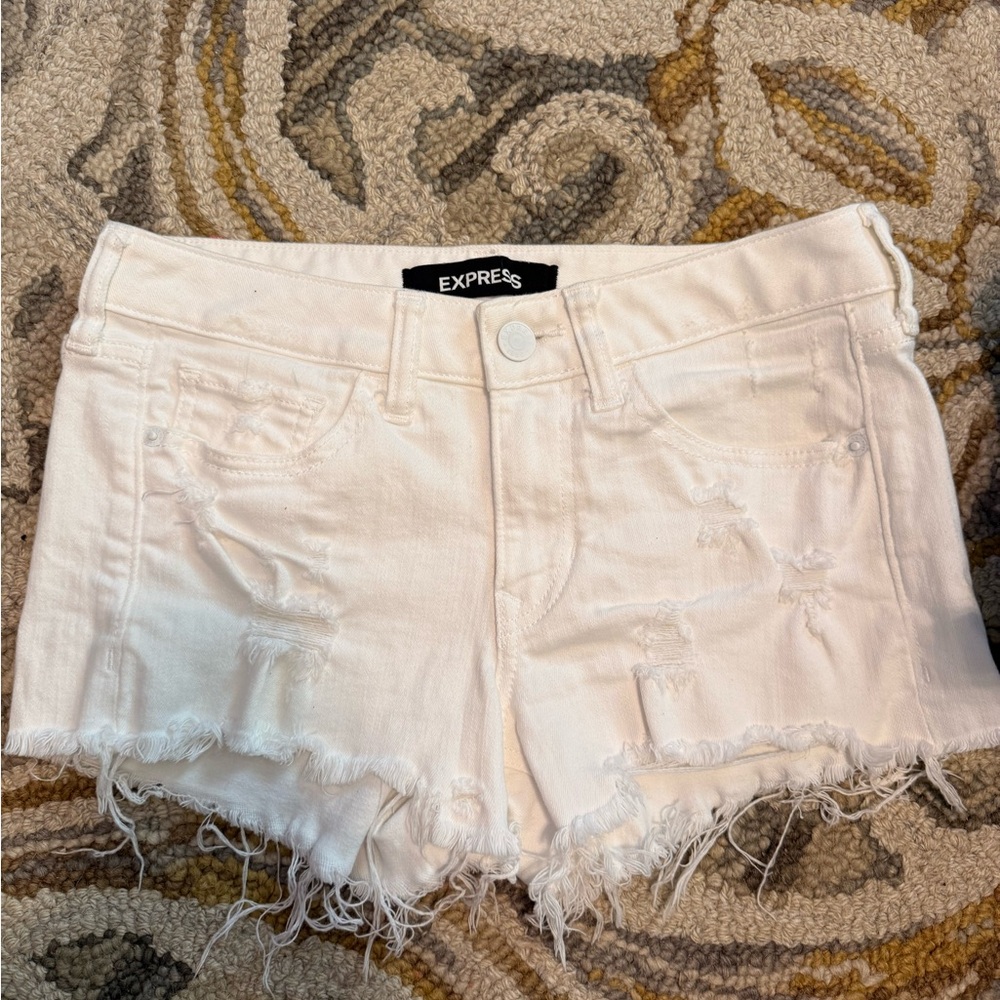 Express Women's Cream Frayed Jean Shorts